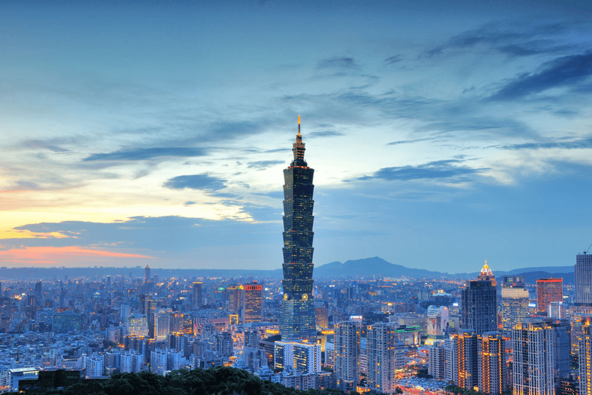 Vues Élevées et Rêves de Lanternes : Observatoire Taipei 101 & Vieille Ville de Jiufen