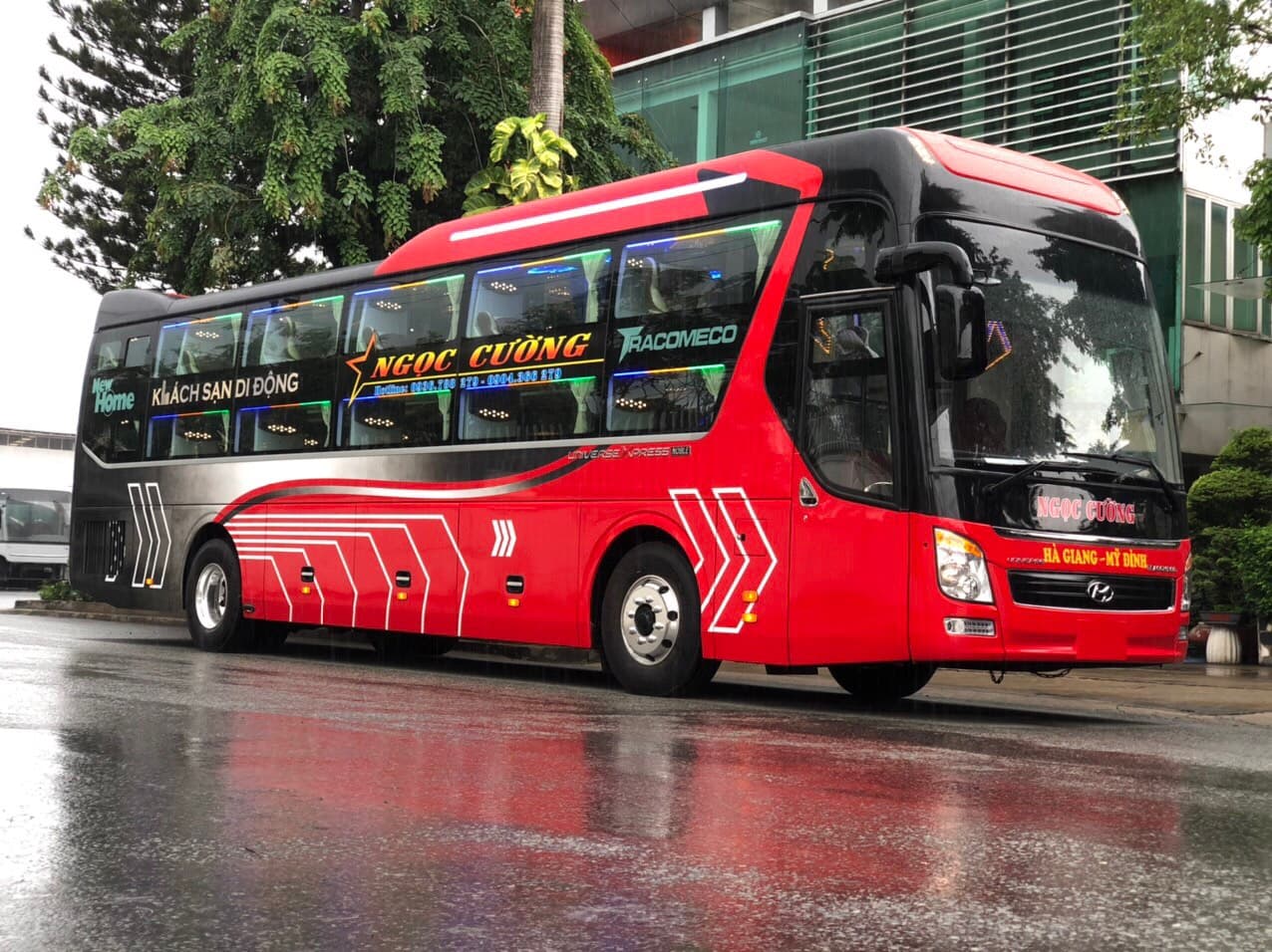 Ngoc Cuong Bus
