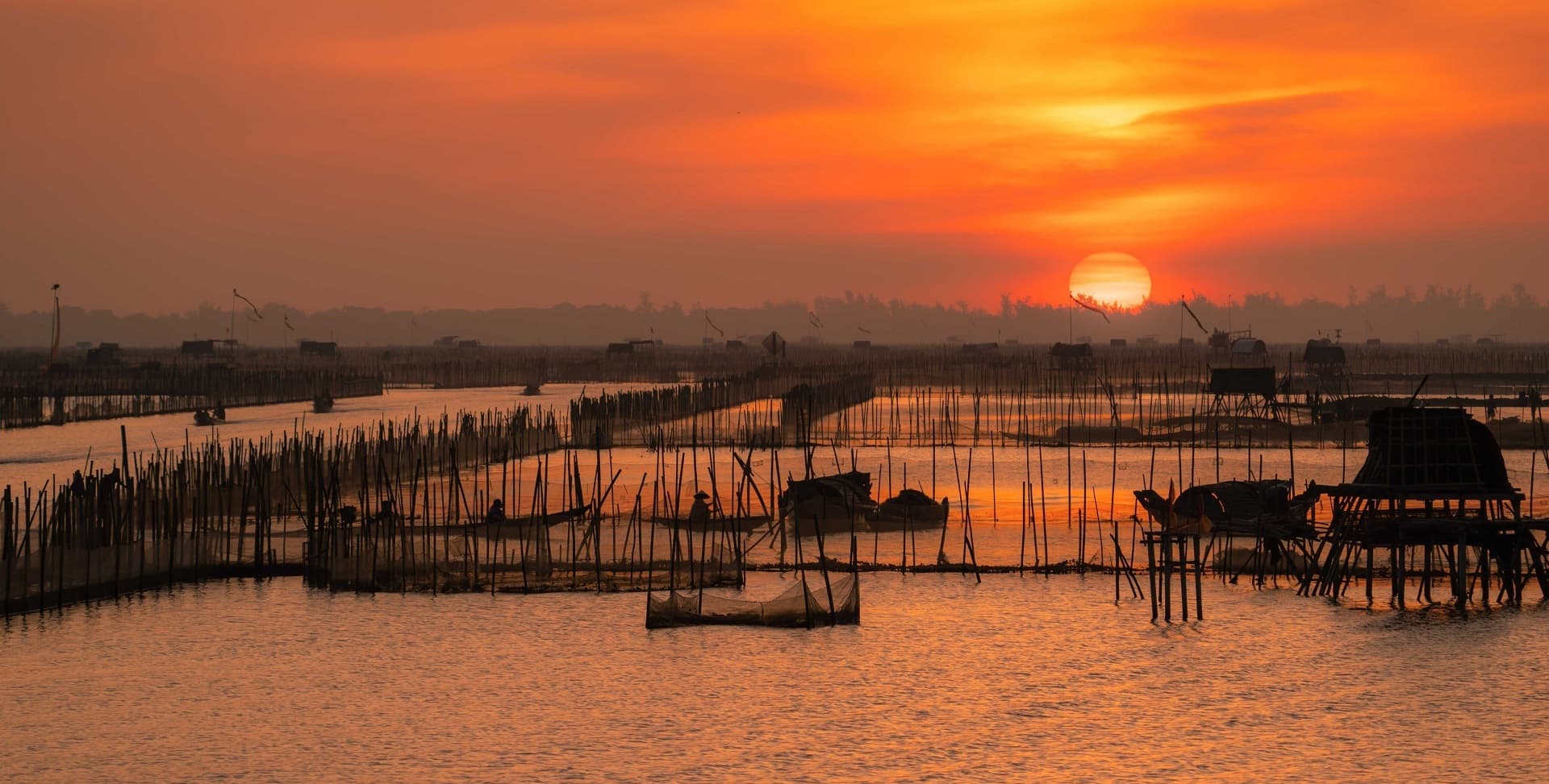 Đầm Phá Tam Giang: Bình Yên Hoàng Hôn & Cuộc Sống Ngư Dân Địa Phương