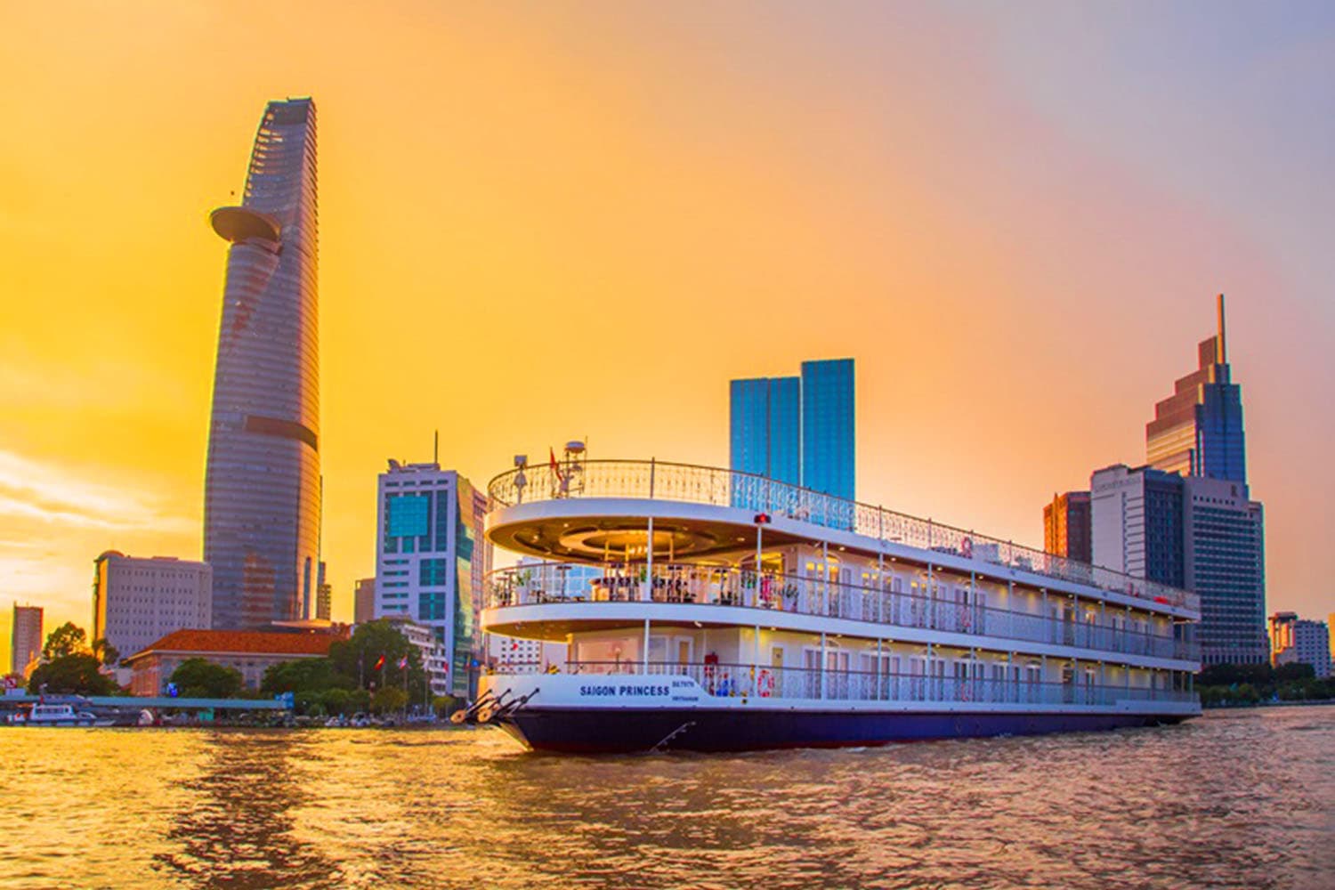 Saigon Sunset Speedboat Tour: A Luxurious Voyage Through Ho Chi Minh City